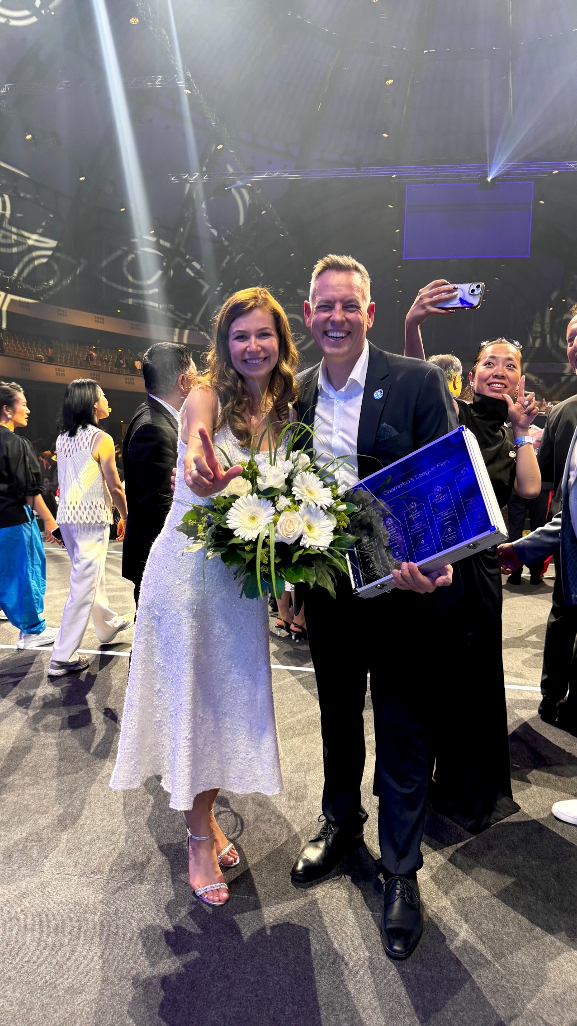 Alexandra und Juri Kalasch mit Champions-League-Auszeichnung 2026